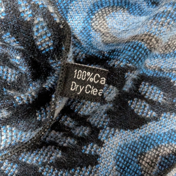 Cashmere Wrap Cape Blue Abstract Print One Size - Picture 8 of 8